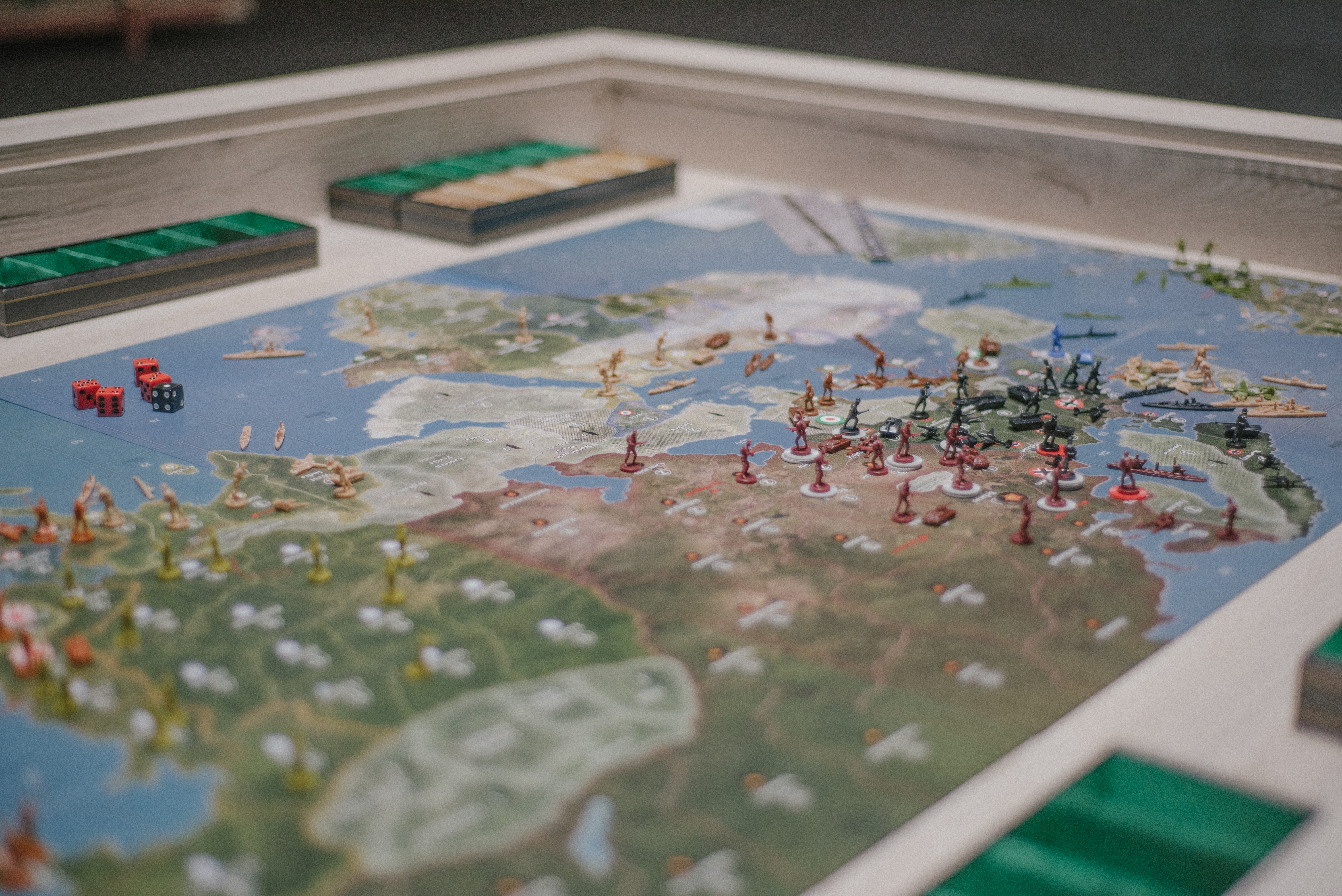 KOLOSS SPIELTISCH